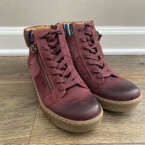 NEW Comfortiva Women’s Mosto Red Leather High-Top Sneaker Booties, Size 9.5